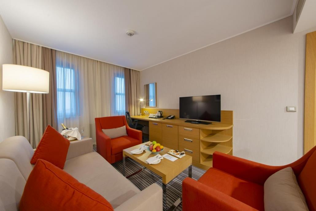 hilton-002