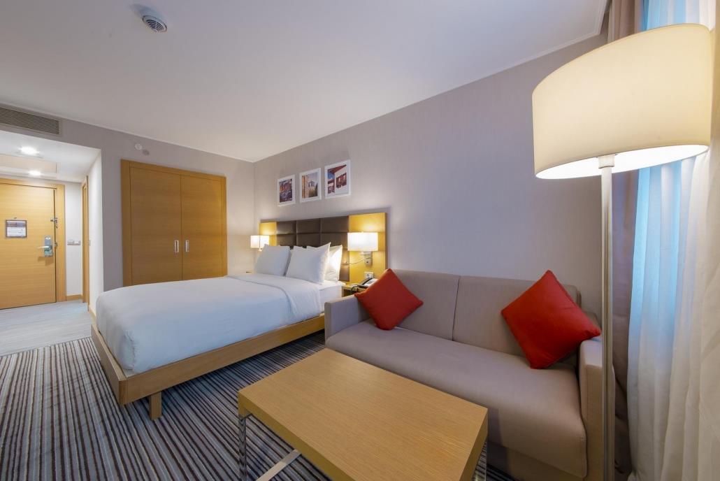 hilton-004
