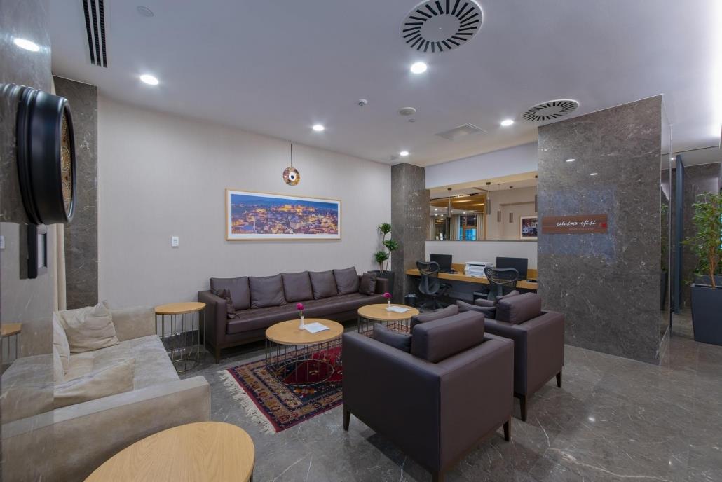 hilton-010