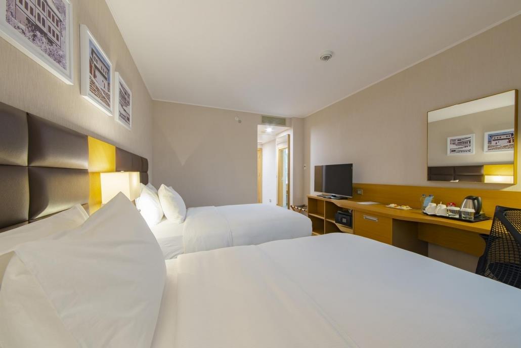 hilton-031
