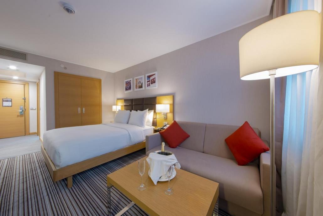 hilton-032