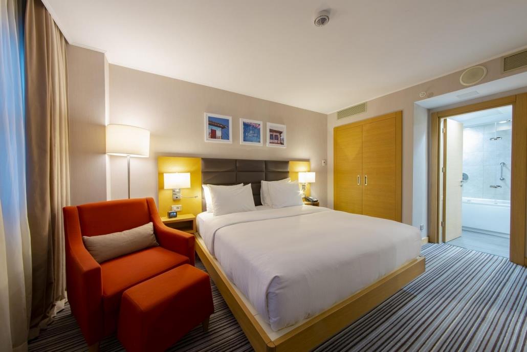 hilton-056
