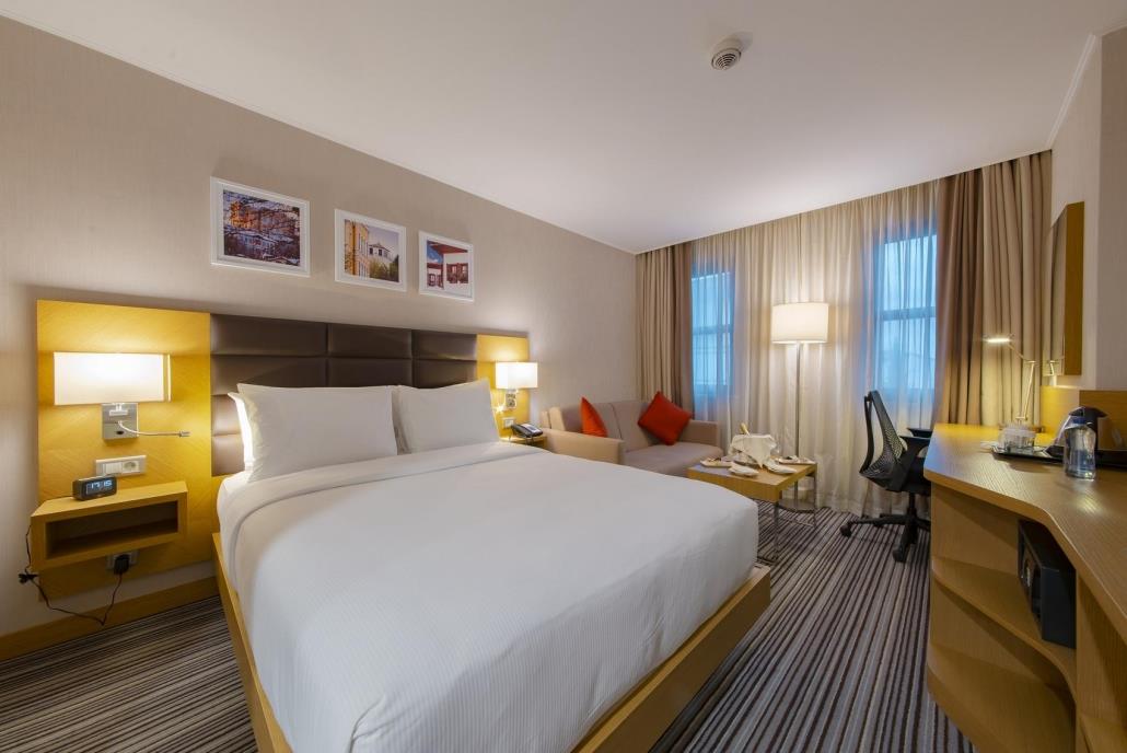 hilton-059